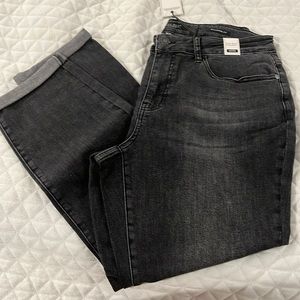 New with tags Judy blues black wash mid rise ankle cuff